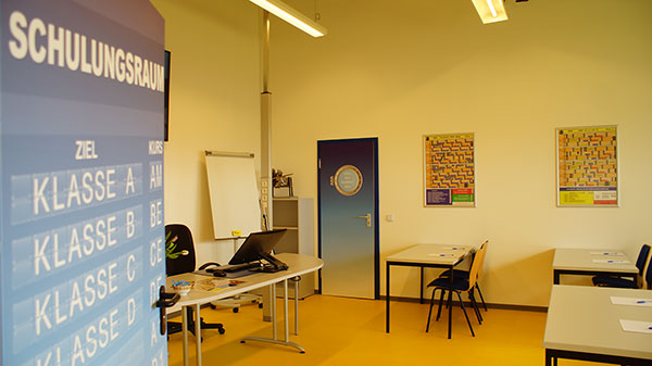 Fahrschule Schulungsraum Innenansicht 2